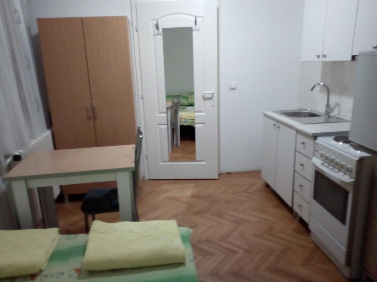 Hostel Corner 021 Újvidék Kültér fotó